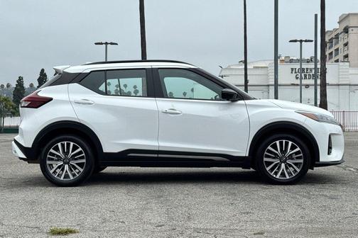 Fresh Powder 2024 Nissan Kicks SR