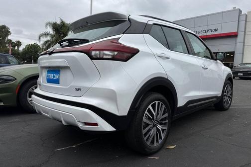 Fresh Powder 2024 Nissan Kicks SR