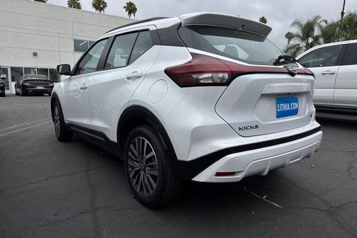 Fresh Powder 2024 Nissan Kicks SR