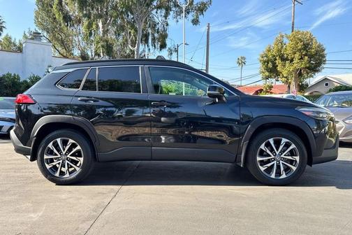 2022 Toyota Corolla Cross XLE