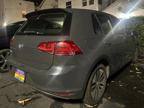2016 Volkswagen e-Golf SE