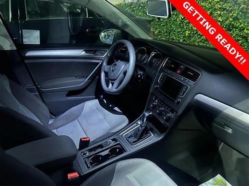 2016 Volkswagen e-Golf SE