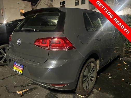 2016 Volkswagen e-Golf SE