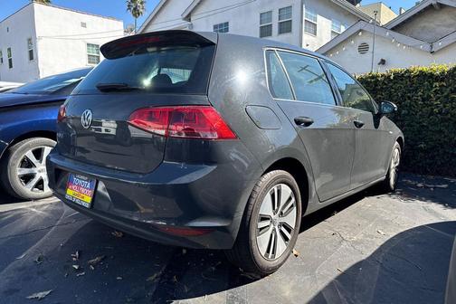 2016 Volkswagen e-Golf SE