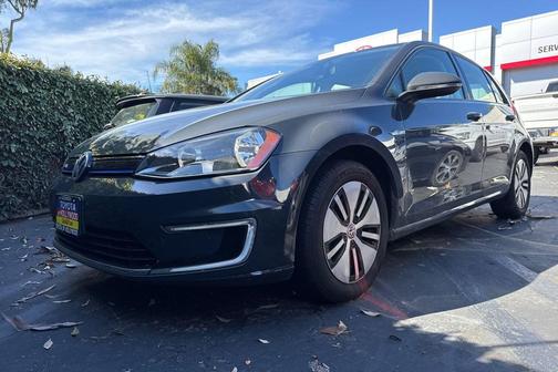 2016 Volkswagen e-Golf SE