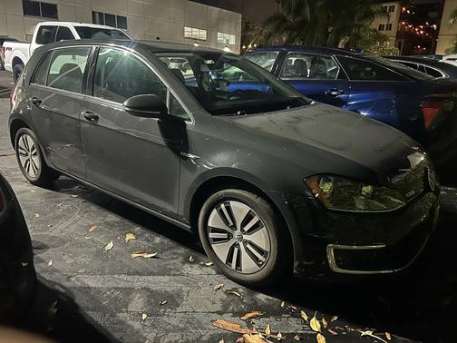 2016 Volkswagen e-Golf SE