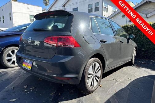 2016 Volkswagen e-Golf SE