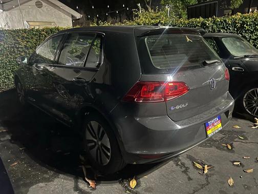 2016 Volkswagen e-Golf SE