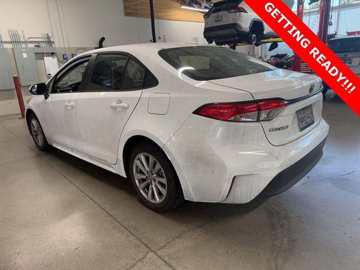 2024 Toyota Corolla Hybrid LE