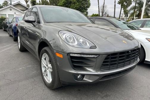 Gray 2018 Porsche Macan Macan