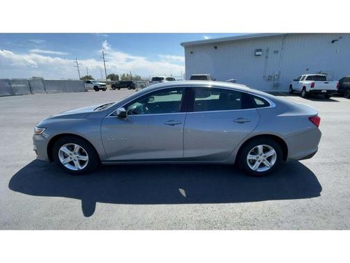 Sterling Gray Metallic 2023 Chevrolet Malibu LT