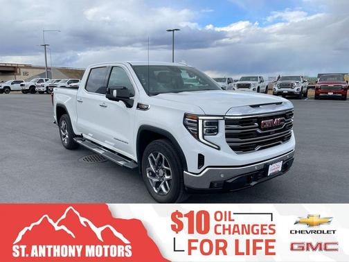 Summit White 2022 GMC Sierra 1500 SLT