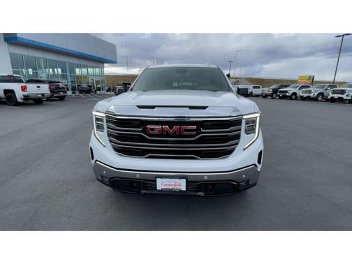 Summit White 2022 GMC Sierra 1500 SLT