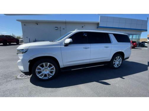 Iridescent Pearl Tricoat 2023 Chevrolet Suburban High Country