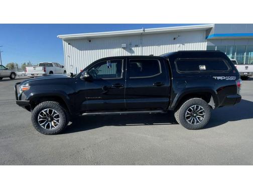Midnight Black Metallic 2020 Toyota Tacoma TRD Sport