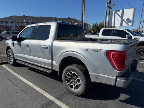 ICONIC SILVER METALLIC 2022 Ford F-150 XLT