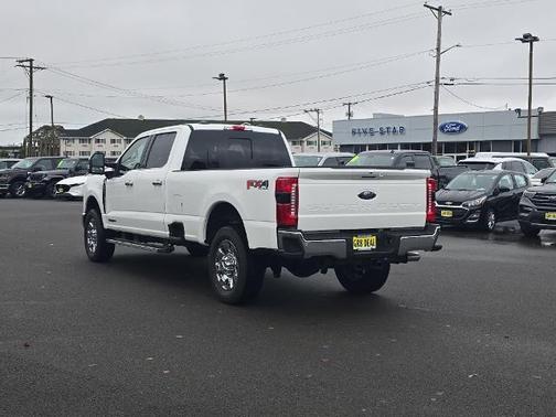 2025 Ford F-350 LARIAT SUPER DUTY