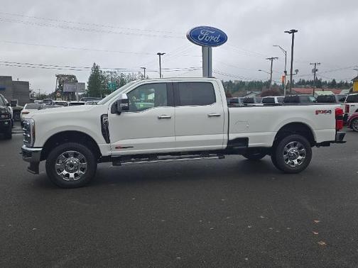 2025 Ford F-350 LARIAT SUPER DUTY
