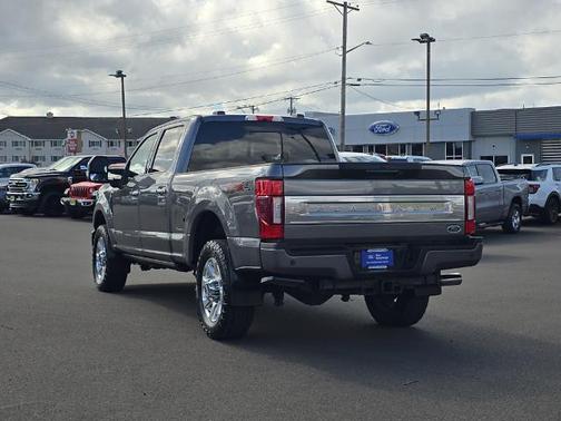 2022 Ford F-350 PLATINUM