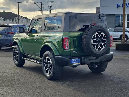 ERUPTION GREEN METALLIC 2022 Ford Bronco OUTER BANKS