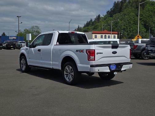 OXFORD WHITE 2017 Ford F-150 XL