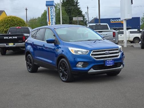 LIGHTNING BLUE METALLIC 2017 Ford Escape SE