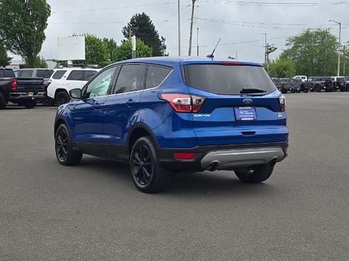 LIGHTNING BLUE METALLIC 2017 Ford Escape SE