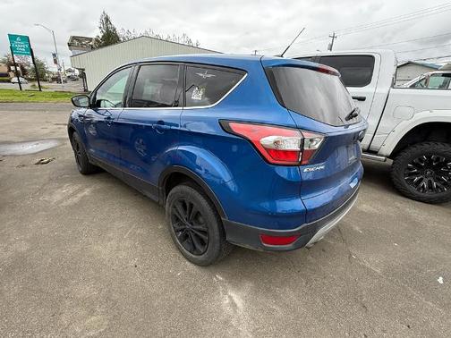 LIGHTNING BLUE METALLIC 2017 Ford Escape SE