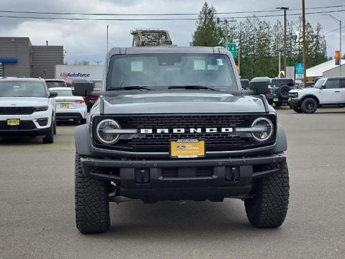 CARBONIZED GRAY METALLIC 2024 Ford Bronco WILDTRAK