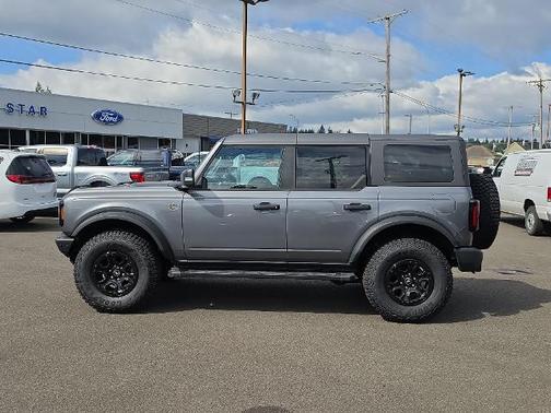 CARBONIZED GRAY METALLIC 2024 Ford Bronco WILDTRAK