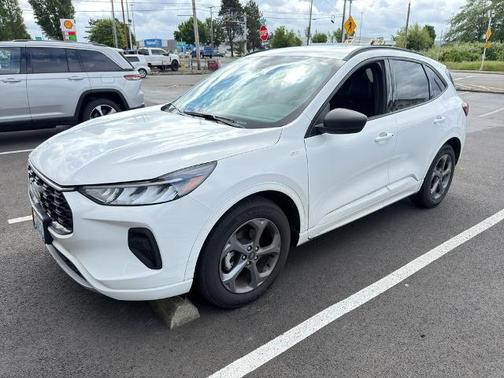 OXFORD WHITE 2023 Ford Escape ST-LINE