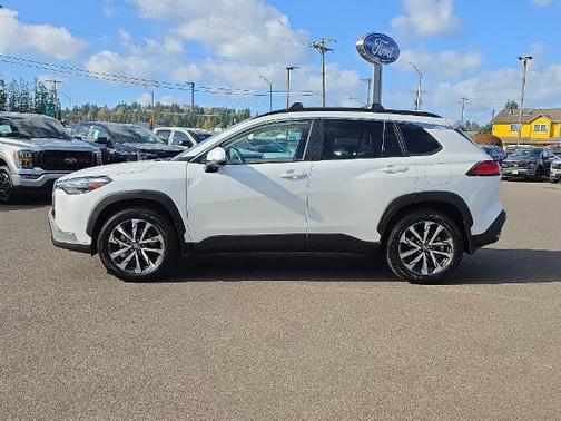 Wind Chill Pearl 2024 Toyota Corolla Cross XLE