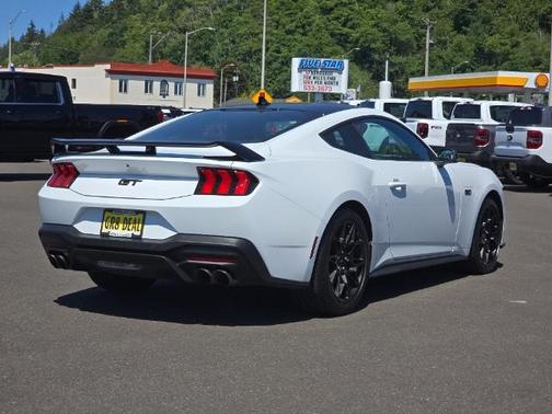 OXFORD WHITE 2024 Ford Mustang GT PREMIUM