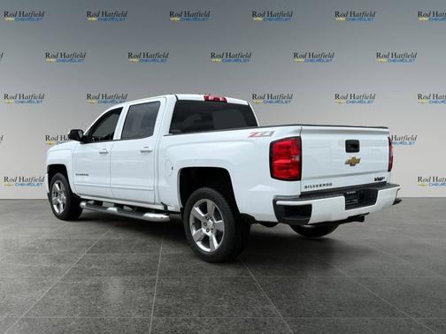 Summit White 2018 Chevrolet Silverado 1500 LT LT2