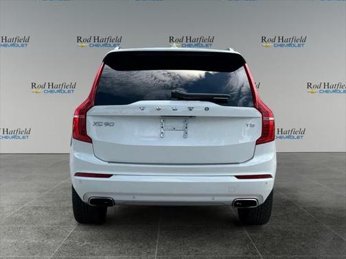 2021 Volvo XC90 T5 Momentum