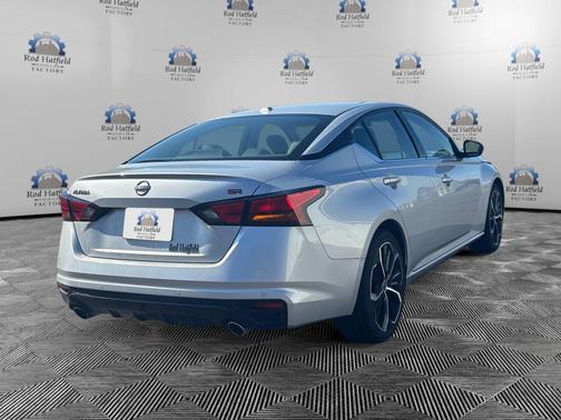 Brilliant Silver Metallic 2024 Nissan Altima SR FWD