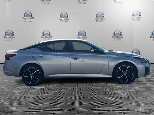 Brilliant Silver Metallic 2024 Nissan Altima SR FWD