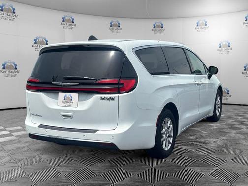 Bright White Clearcoat 2023 Chrysler Pacifica Touring L
