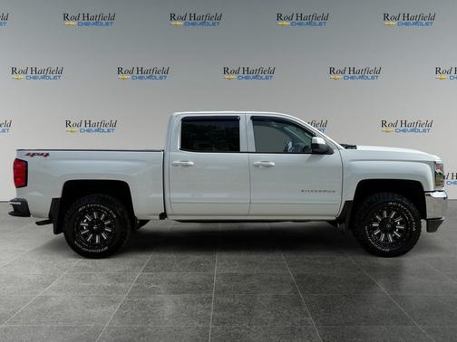 Summit White 2018 Chevrolet Silverado 1500 LT LT1