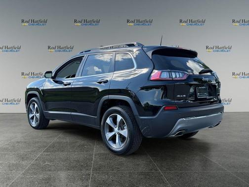 Diamond Black Crystal Pearlcoat 2022 Jeep Cherokee Limited