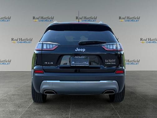 Diamond Black Crystal Pearlcoat 2022 Jeep Cherokee Limited