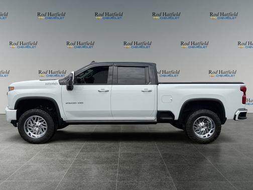 Summit White 2022 Chevrolet Silverado 2500 High Country
