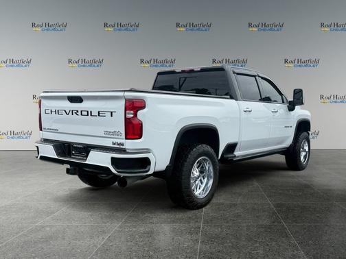 Summit White 2022 Chevrolet Silverado 2500 High Country