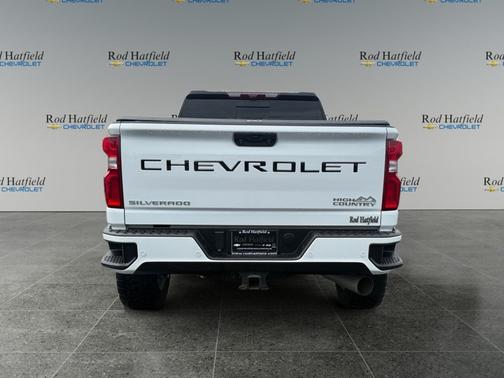 Summit White 2022 Chevrolet Silverado 2500 High Country