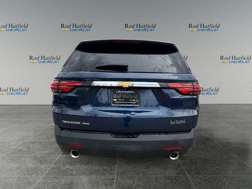 Northsky Blue Metallic 2022 Chevrolet Traverse LS