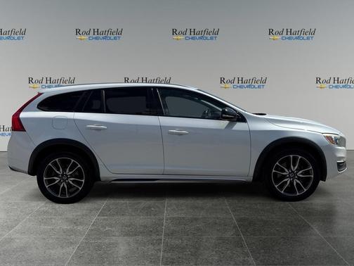 2015 Volvo V60 Cross Country T5
