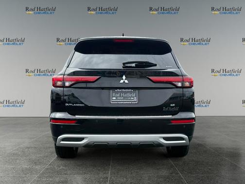 Black 2022 Mitsubishi Outlander SE