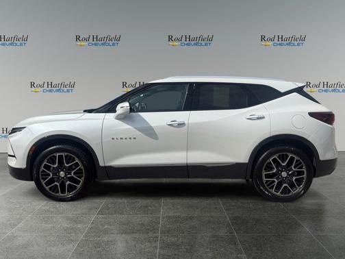 Iridescent Pearl Tricoat 2023 Chevrolet Blazer Premier