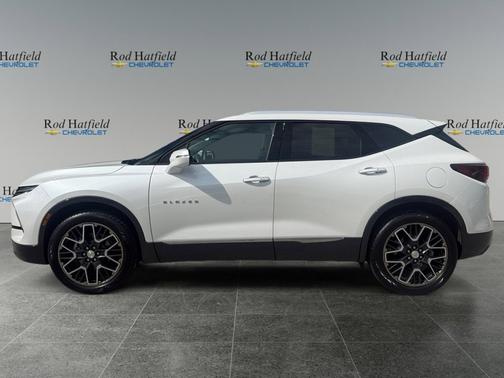 Iridescent Pearl Tricoat 2023 Chevrolet Blazer Premier