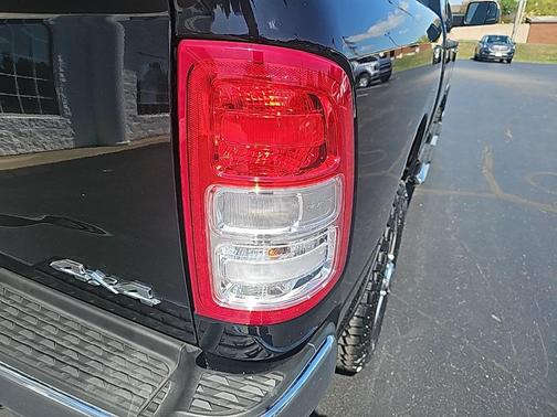 2021 RAM 2500 Tradesman Crew Cab 4x4 6'4' Box